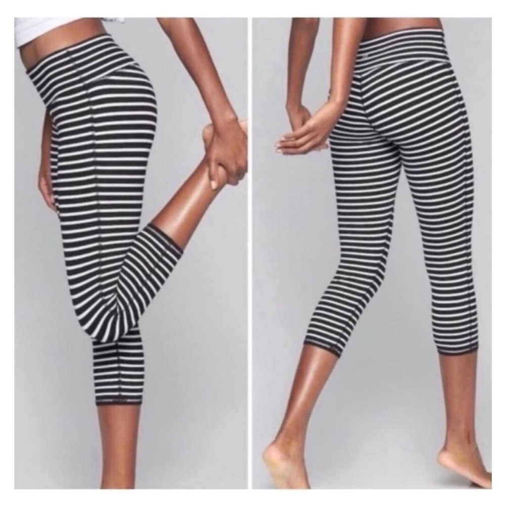 Athleta Be Free Cropped Leggings Black White Striped Capri Yoga Pants Small